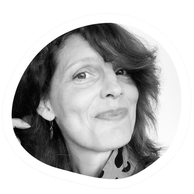 Long_exposure_dress_studio_black and white